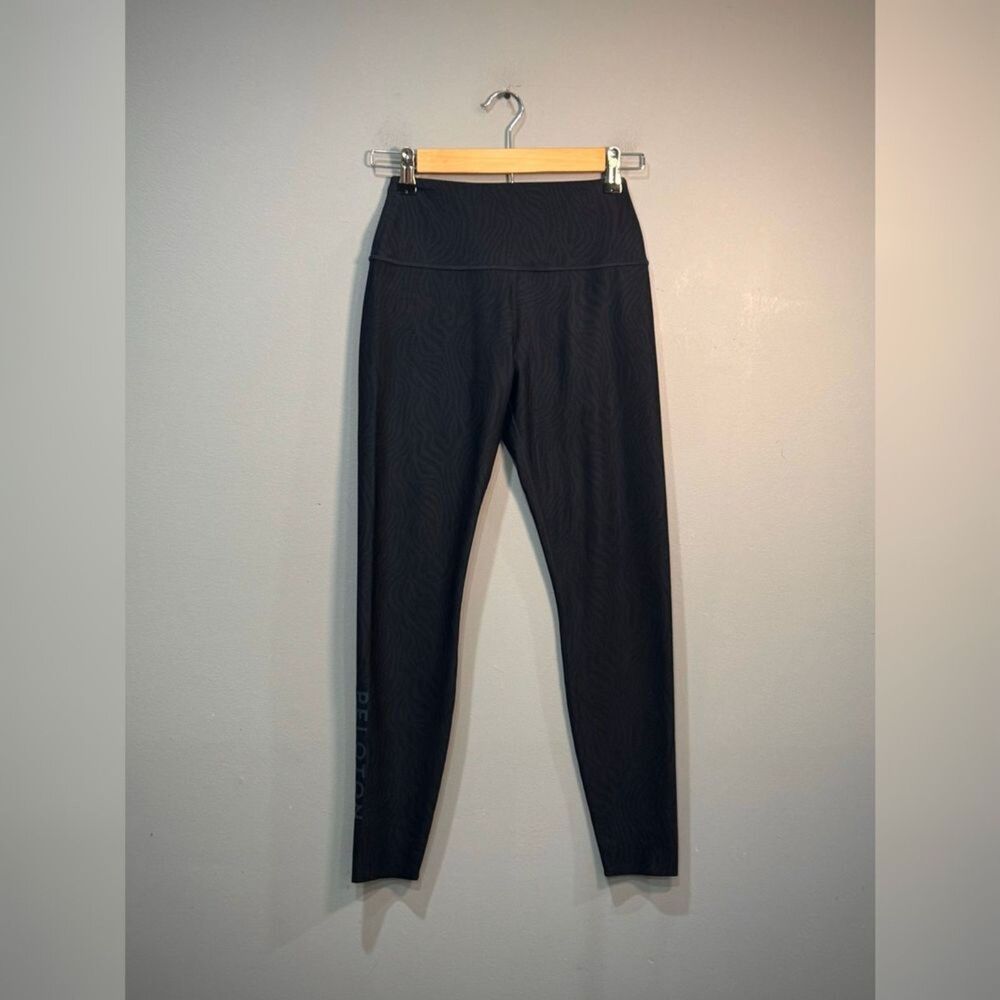 Black/Blue Peloton Cropped Workout Leggings Size S EUC